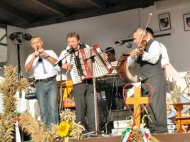 Gminne dożynki w Olesznie - rok 2005