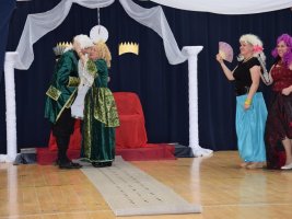 Spektakl: Rodzice dzieciom - 2016