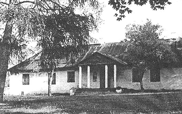 Dworek modrzewiowy w Woli Świdzińskiej